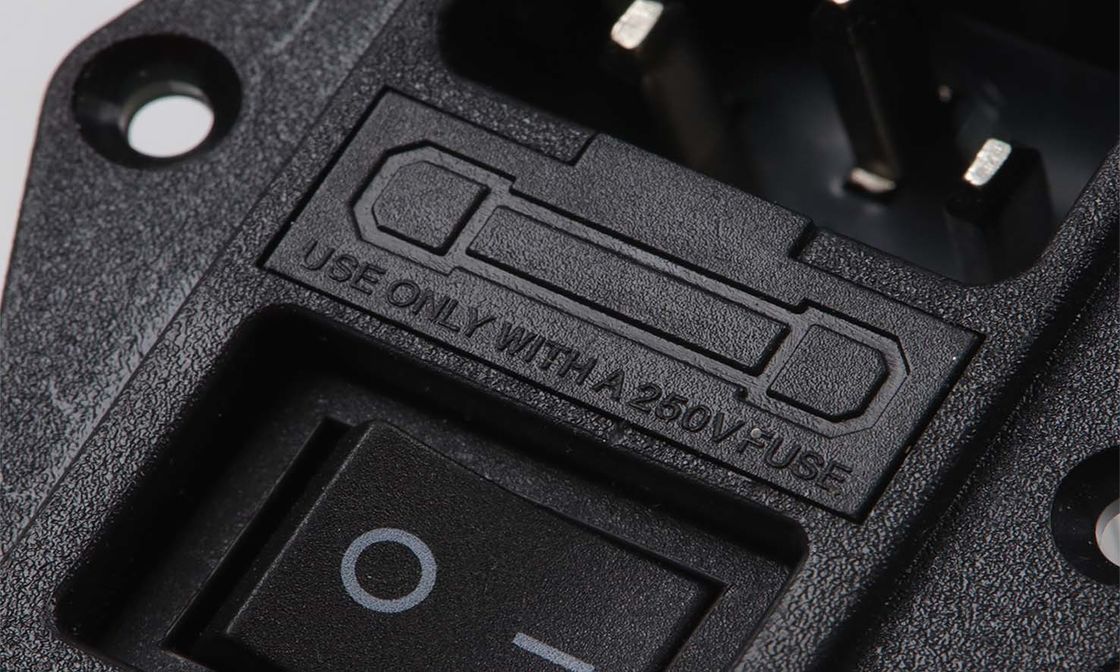 Realizar el análisis del espectro con el filtro de conexión para reducir la interferencia electromagnética y proteger la seguridad del equipo